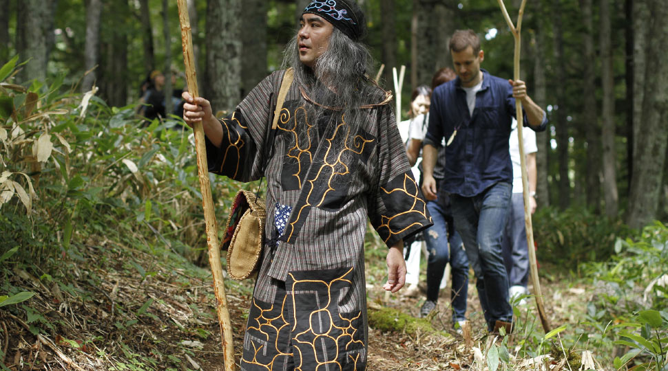 アイヌ民族の自然共生の世界観に触れる アイヌ文化ガイドツアー